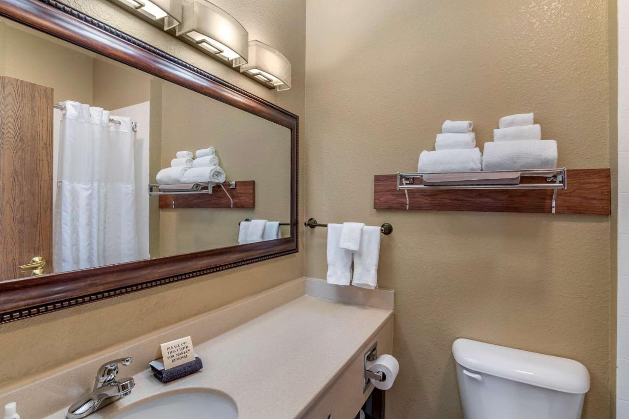 Comfort Inn Warrensburg Station Екстериор снимка