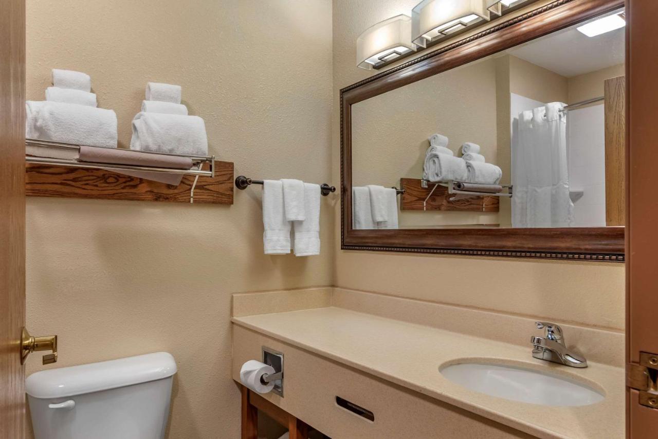 Comfort Inn Warrensburg Station Екстериор снимка