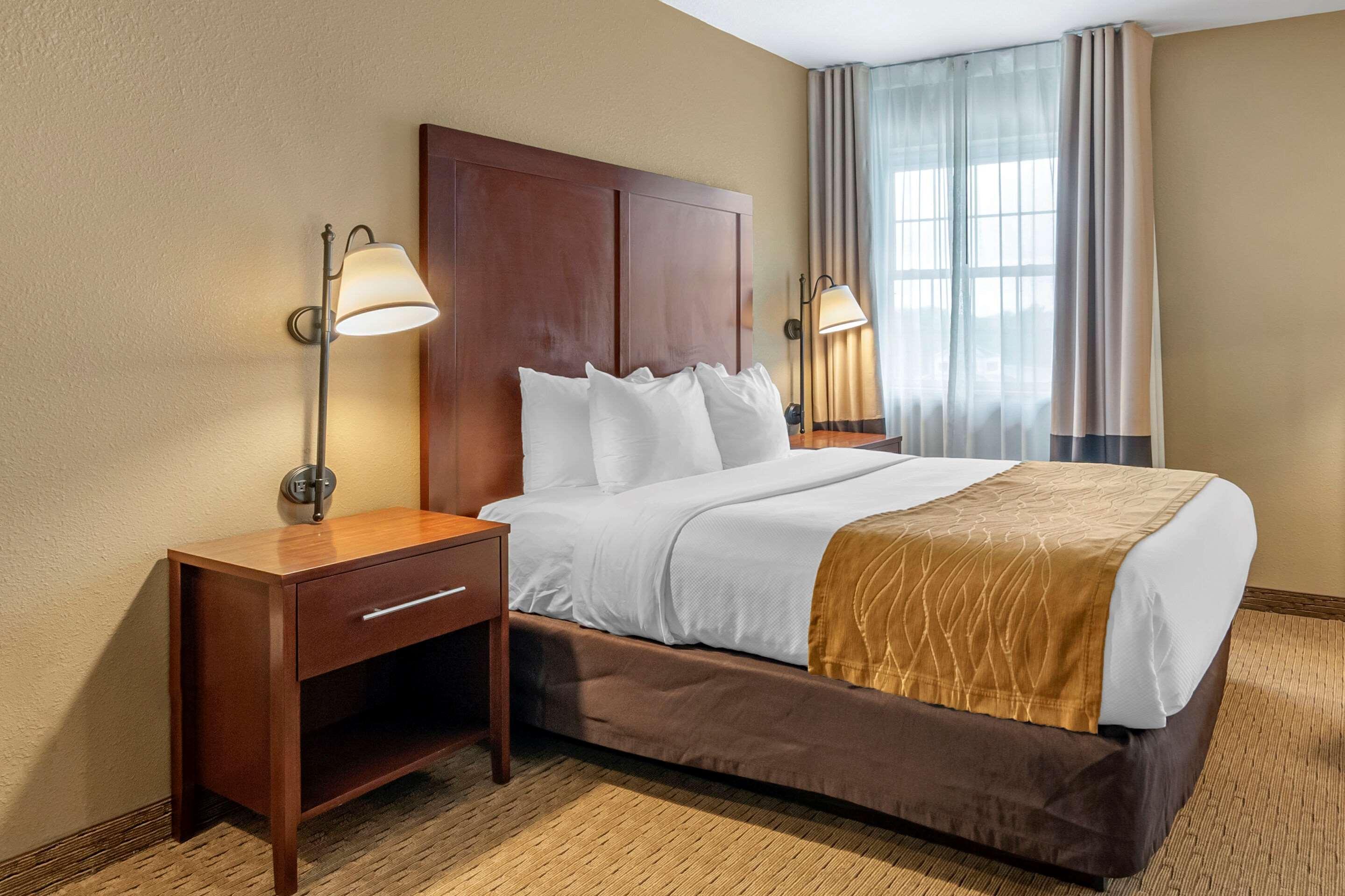 Comfort Inn Warrensburg Station Екстериор снимка