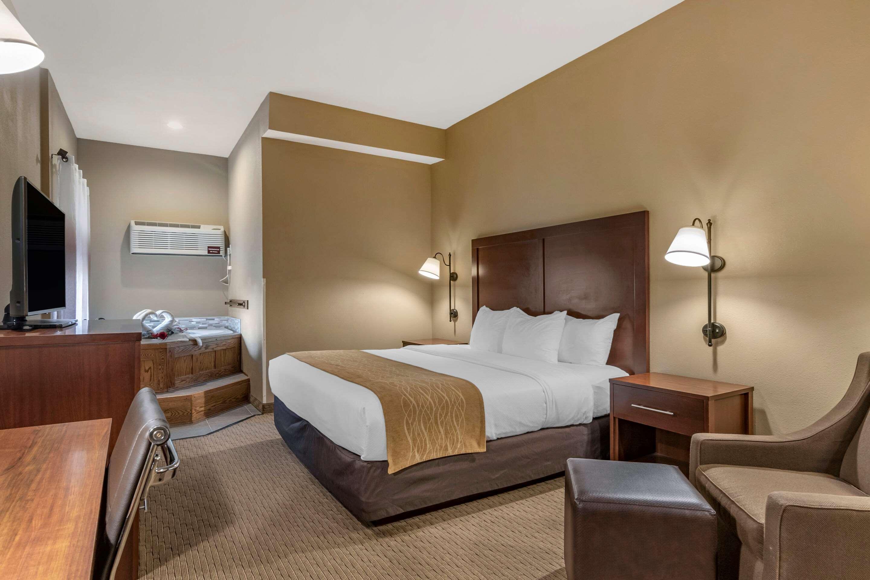 Comfort Inn Warrensburg Station Екстериор снимка