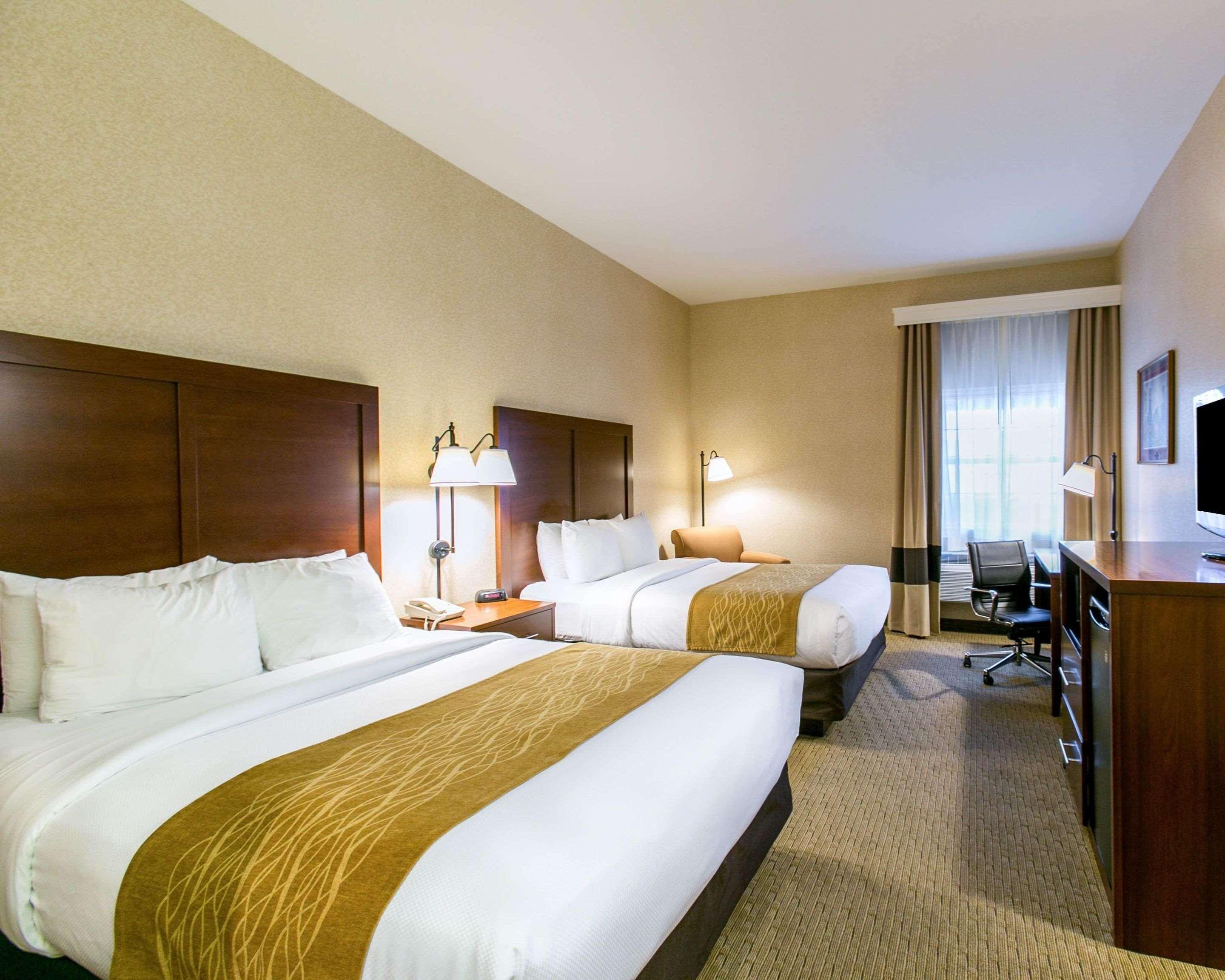 Comfort Inn Warrensburg Station Екстериор снимка