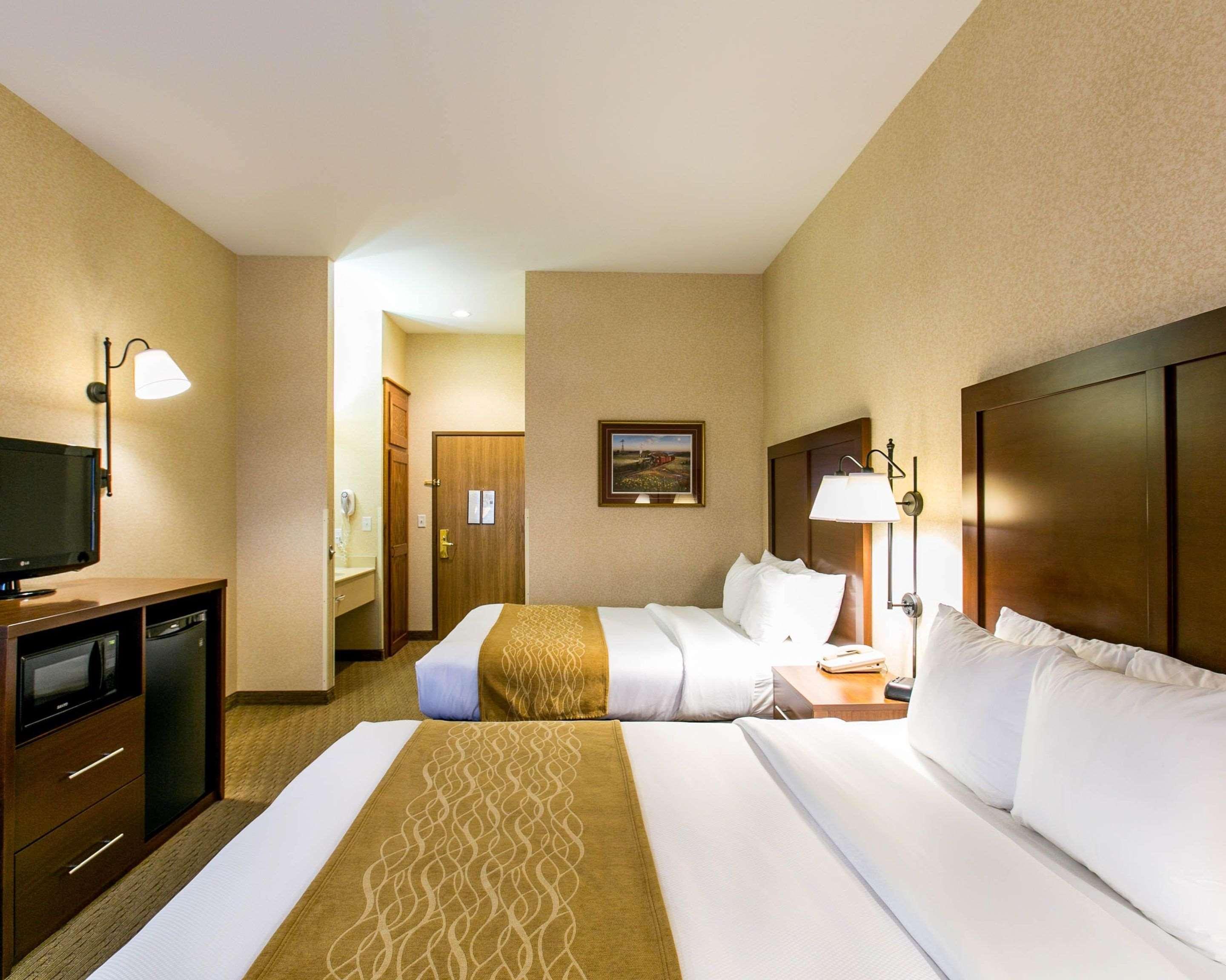 Comfort Inn Warrensburg Station Екстериор снимка