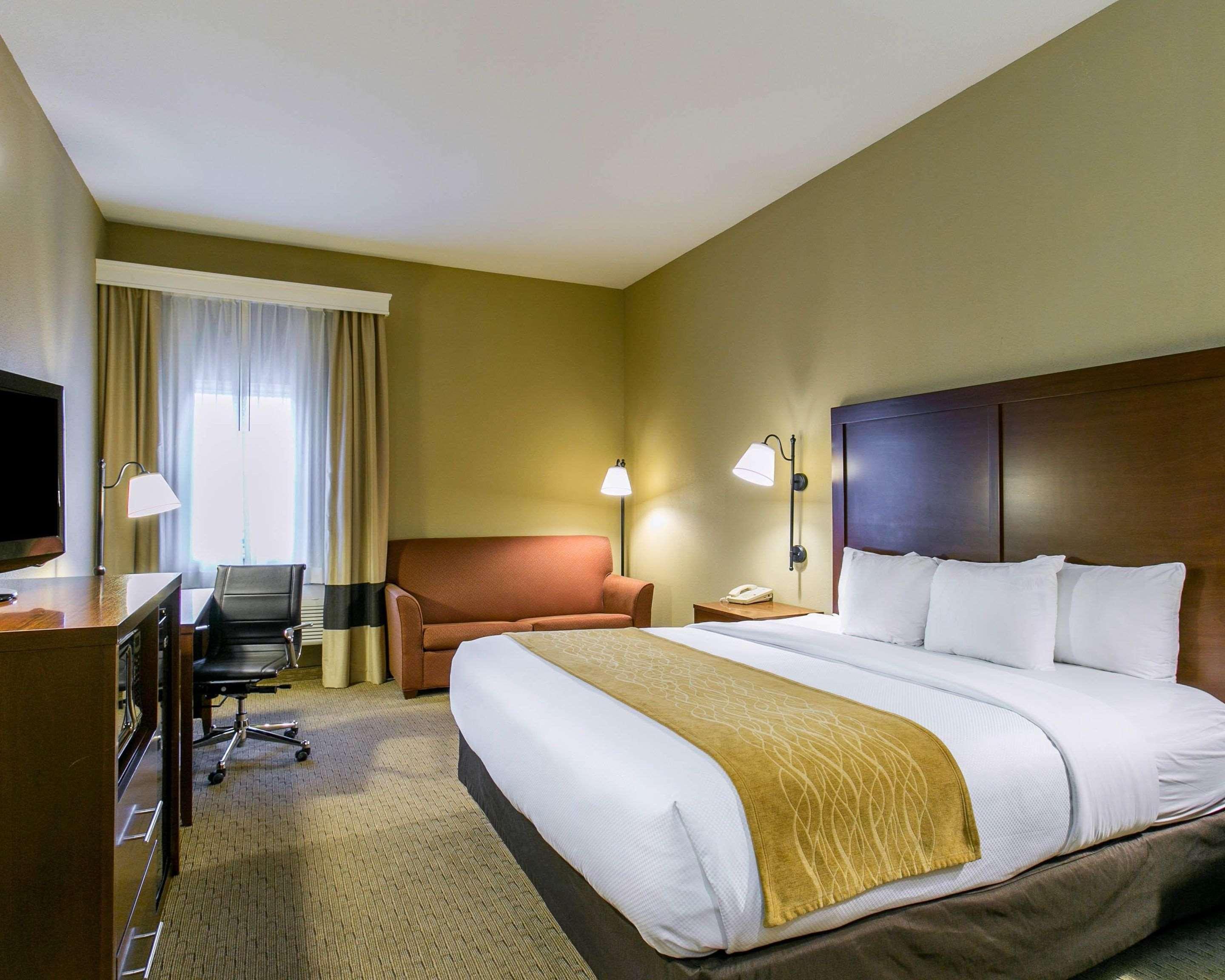 Comfort Inn Warrensburg Station Екстериор снимка