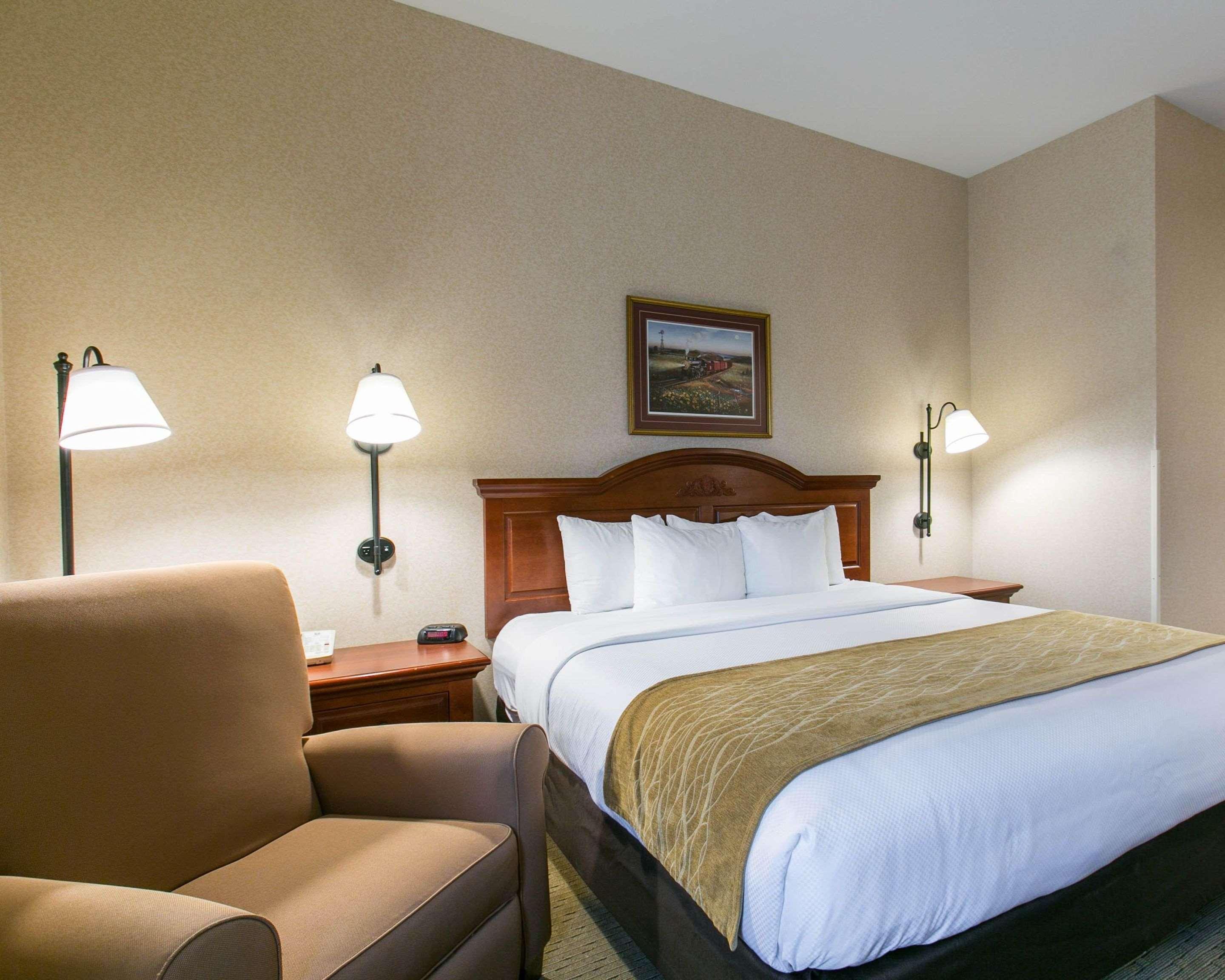 Comfort Inn Warrensburg Station Екстериор снимка