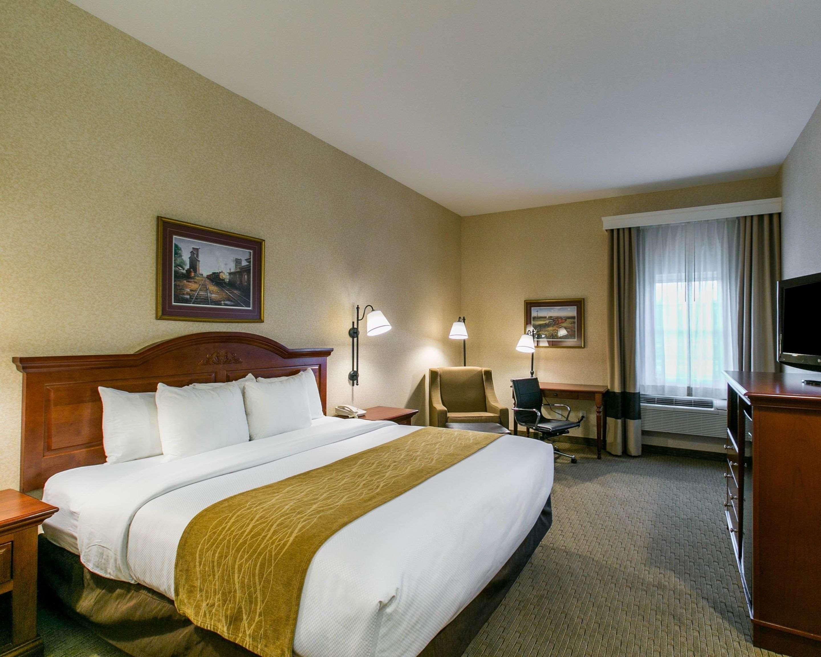Comfort Inn Warrensburg Station Екстериор снимка