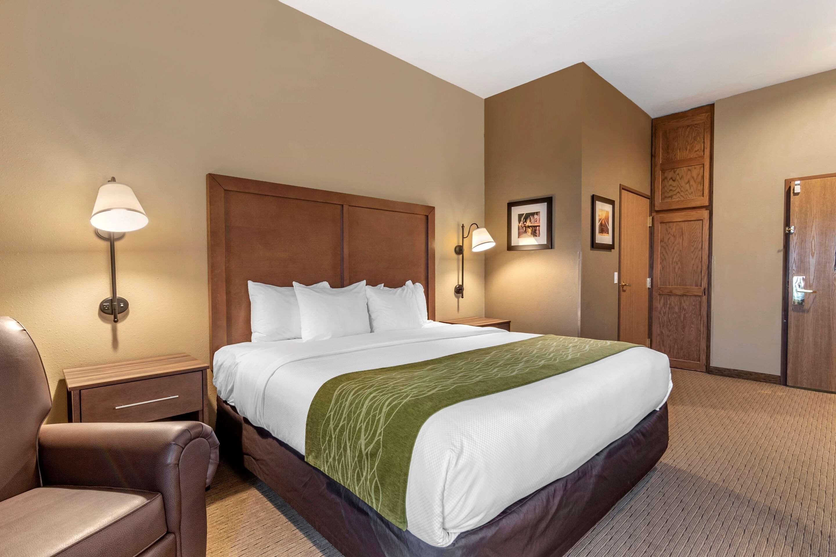 Comfort Inn Warrensburg Station Екстериор снимка