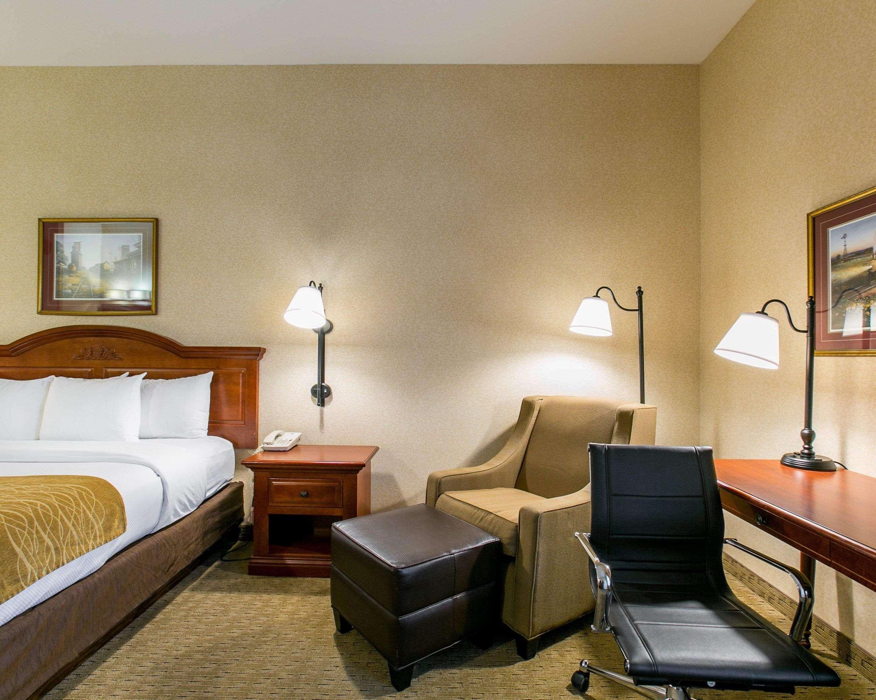 Comfort Inn Warrensburg Station Екстериор снимка