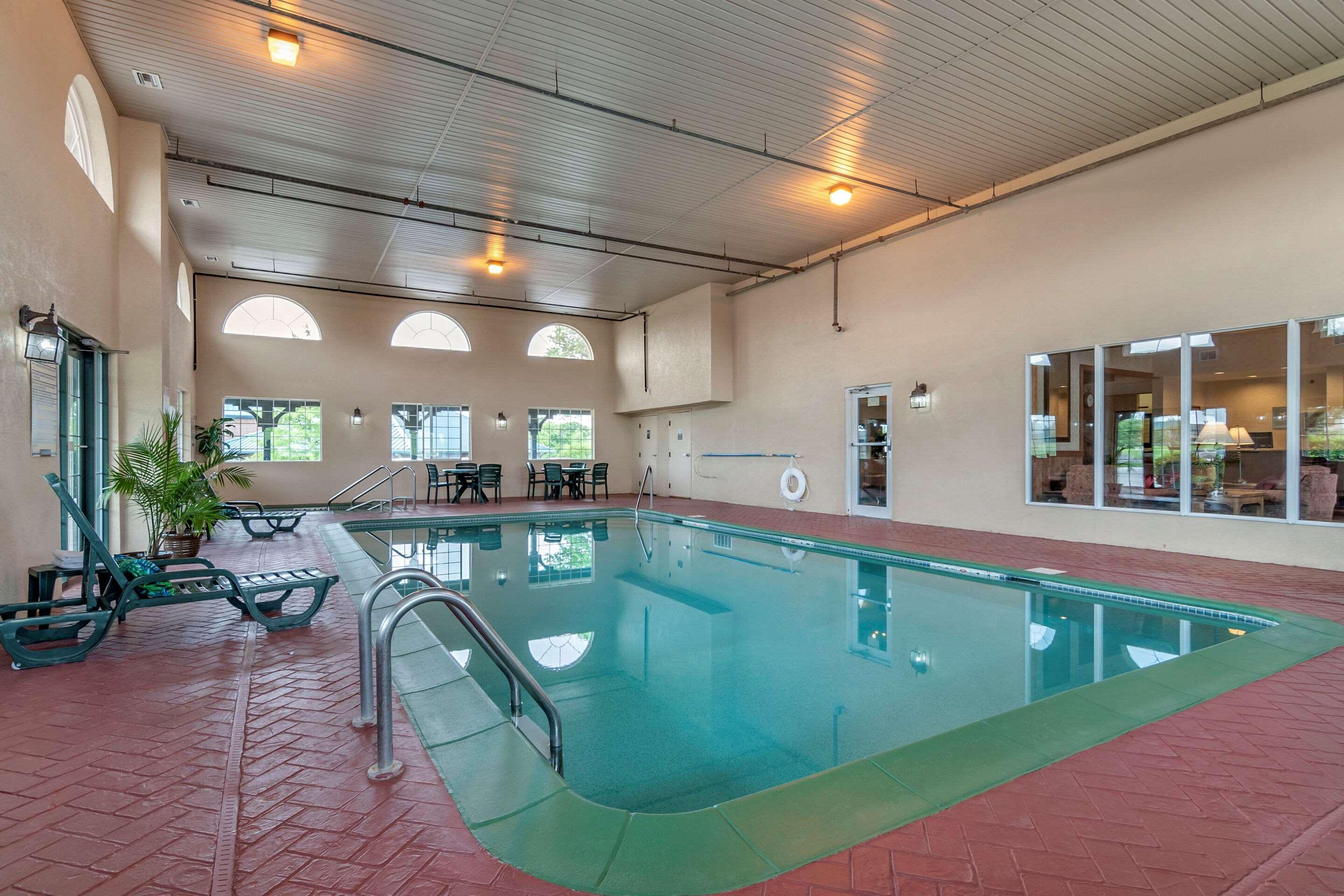 Comfort Inn Warrensburg Station Екстериор снимка