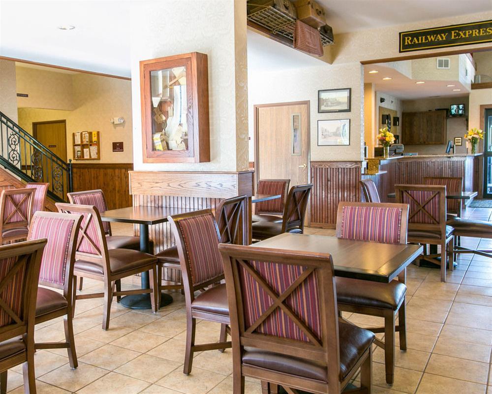 Comfort Inn Warrensburg Station Екстериор снимка