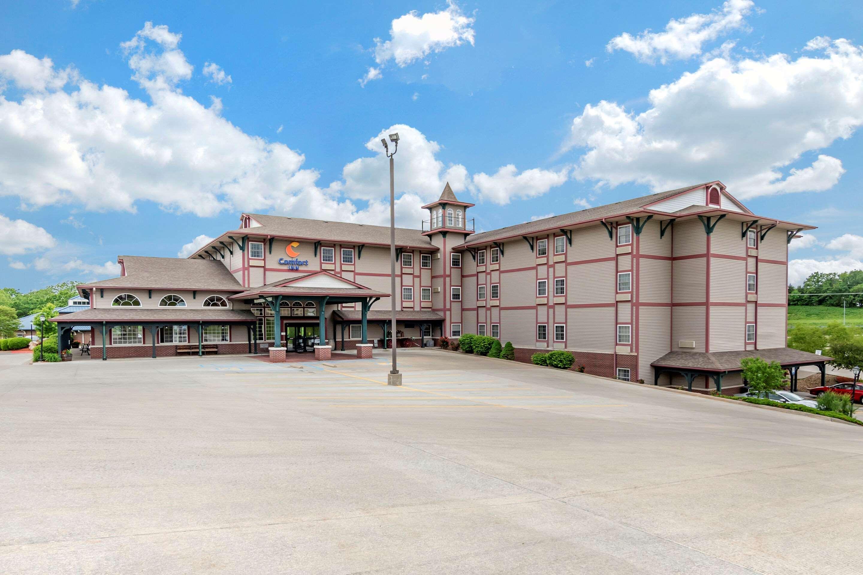 Comfort Inn Warrensburg Station Екстериор снимка