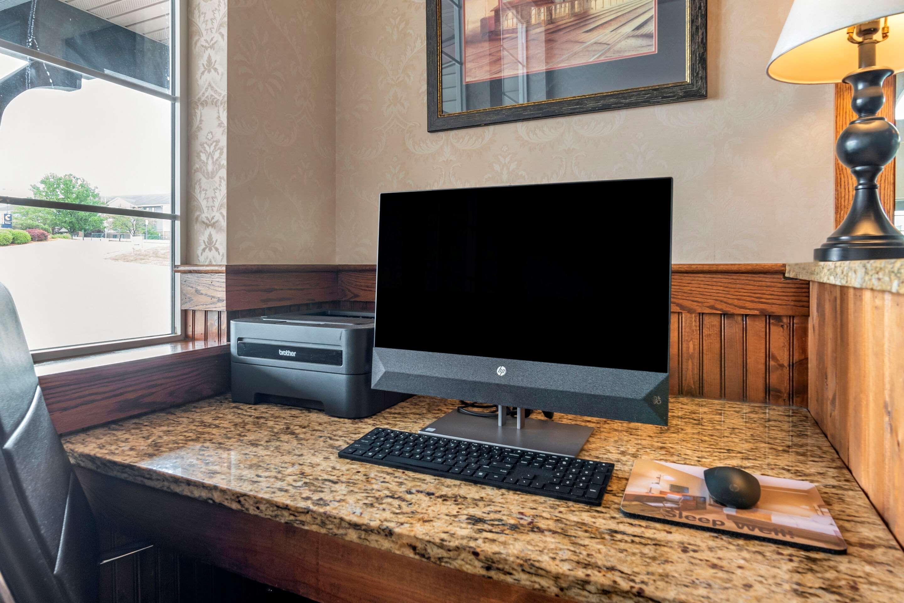 Comfort Inn Warrensburg Station Екстериор снимка