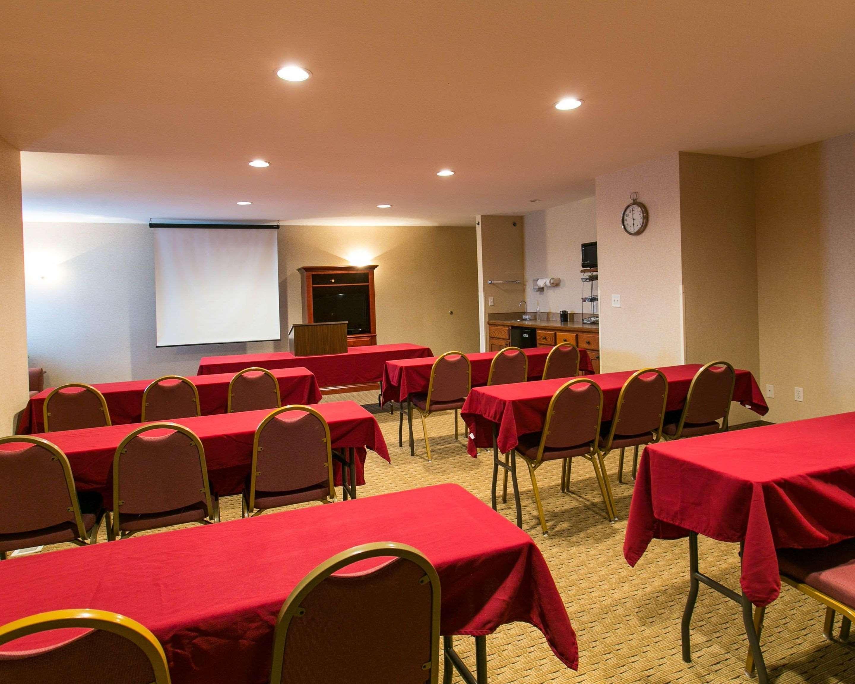 Comfort Inn Warrensburg Station Екстериор снимка