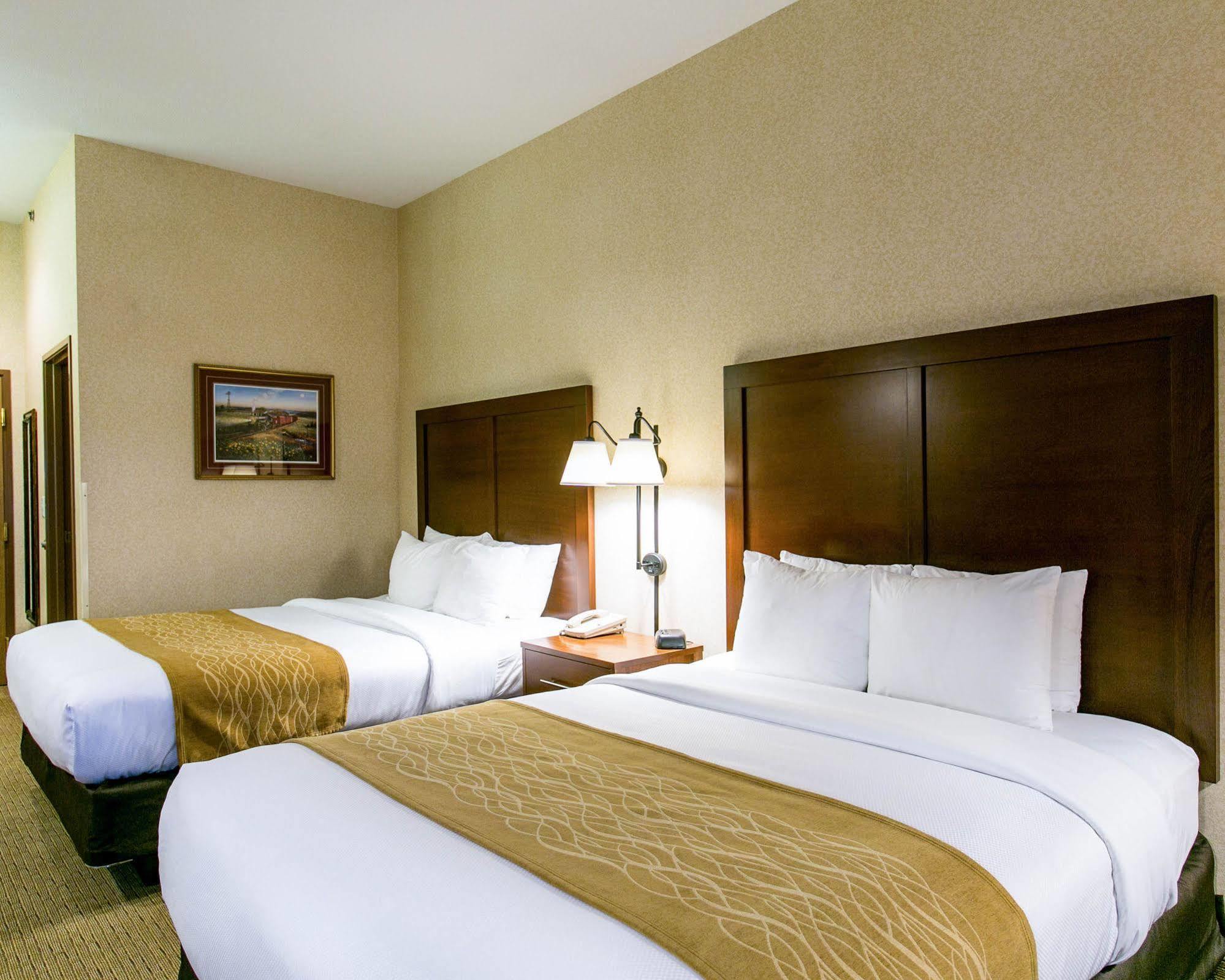 Comfort Inn Warrensburg Station Екстериор снимка