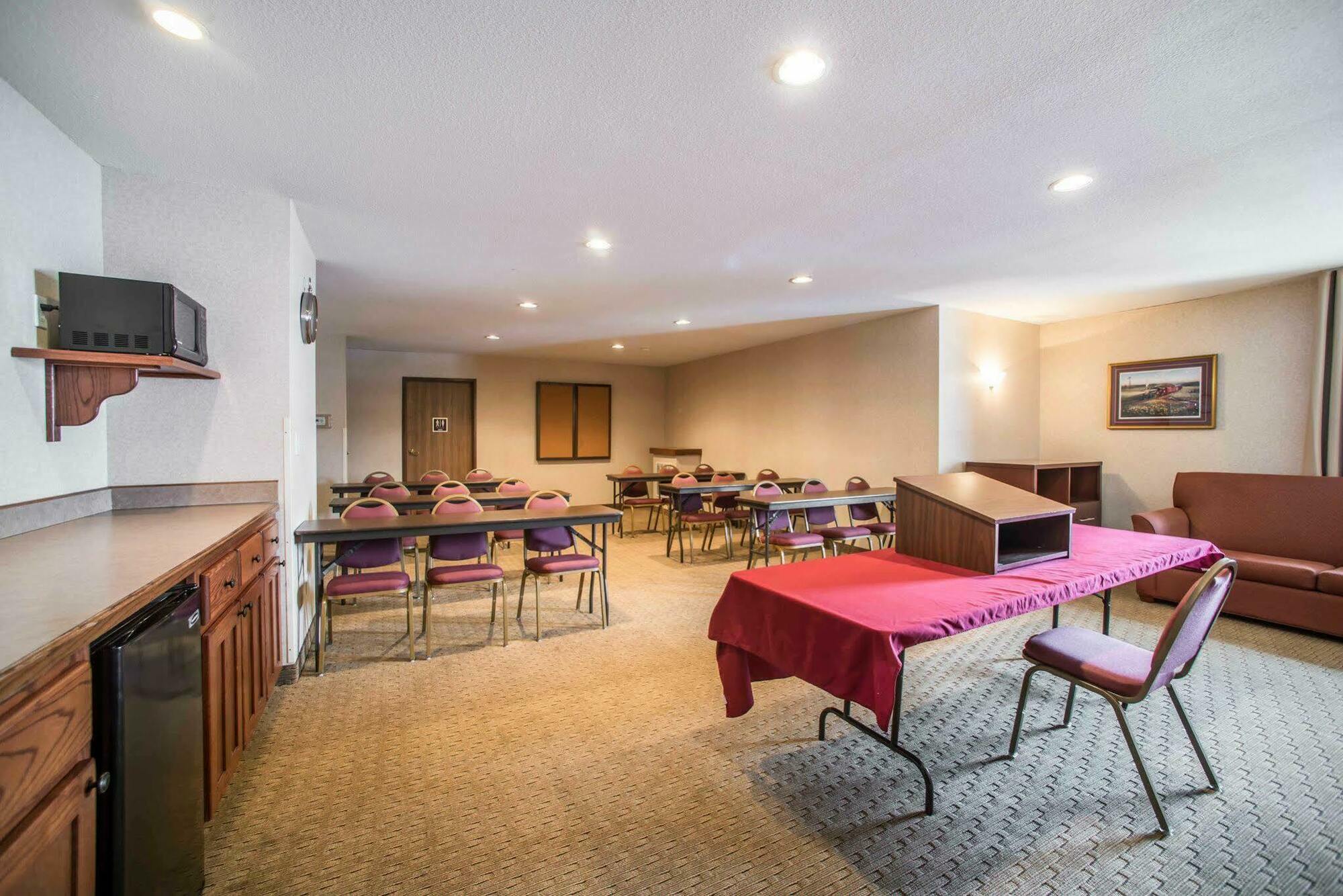 Comfort Inn Warrensburg Station Екстериор снимка